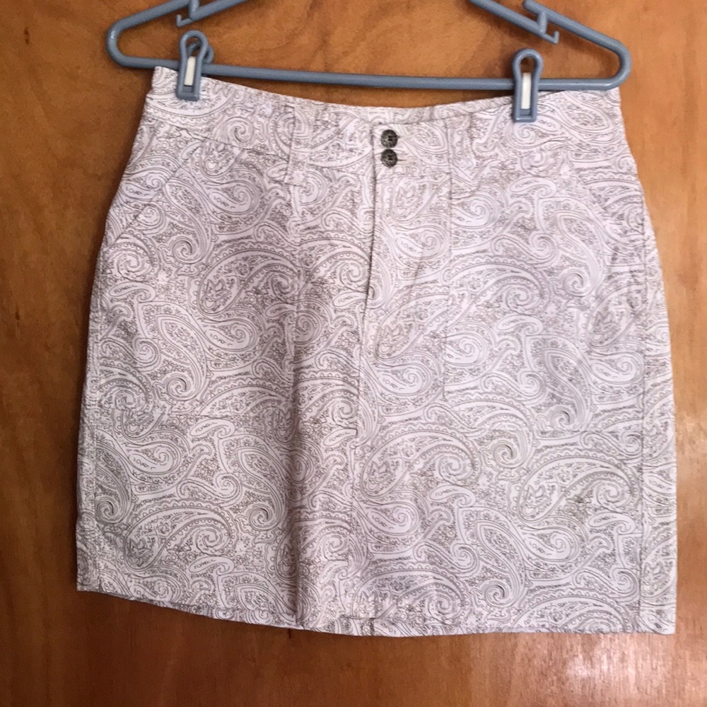 Skort tan & white never wore